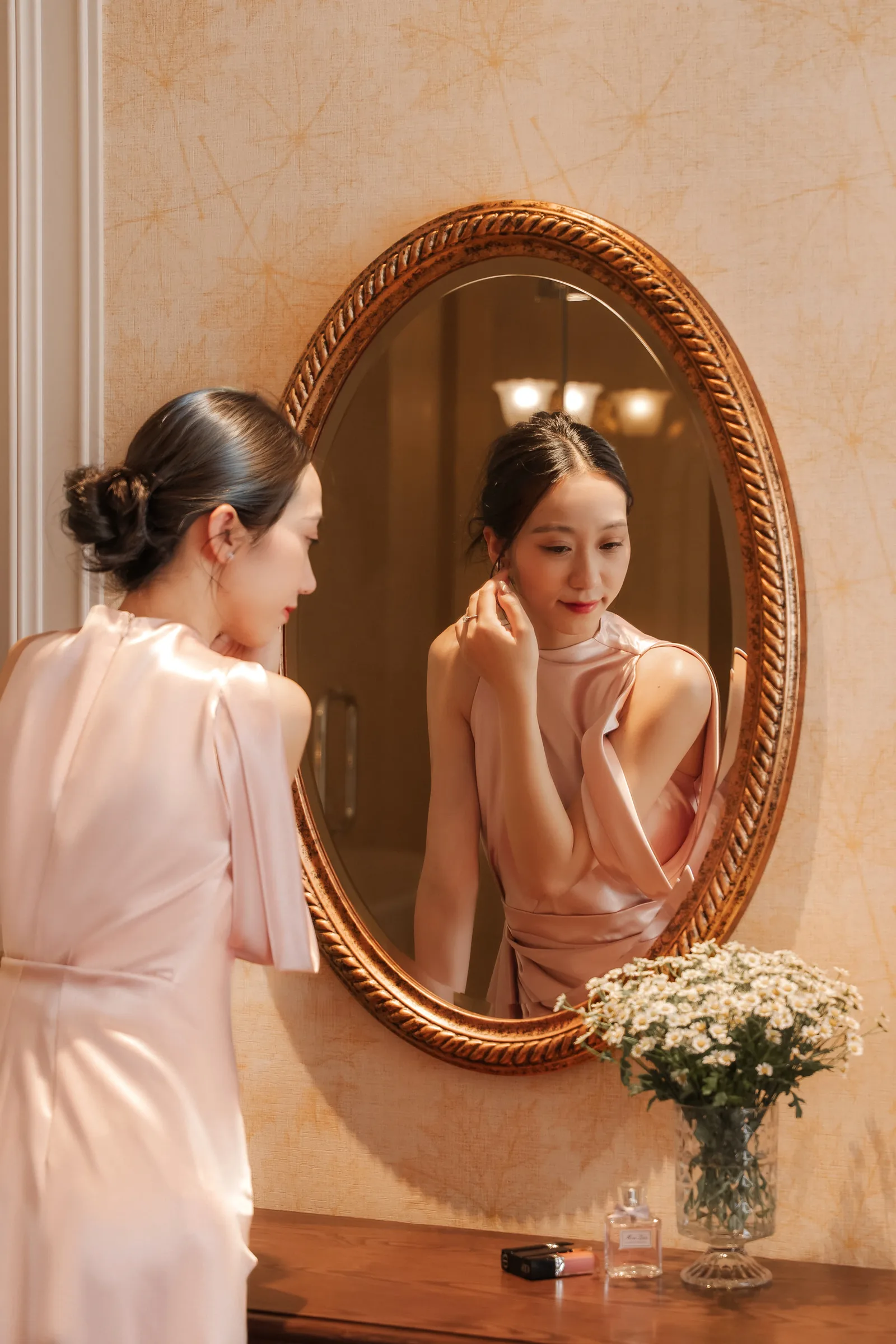 Khoảnh Khắc Vàng